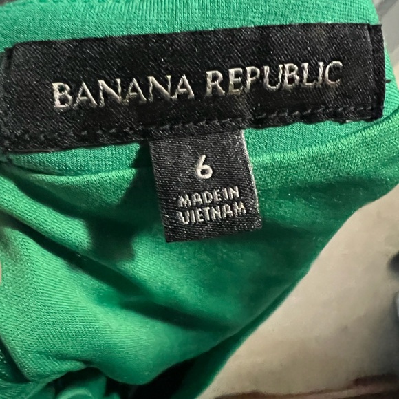 Banana Republic Vibrant Green V Neck Dress Sz 6
Work /Special Occasion - Picture 6 of 6